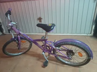 Bicicleta niña morada