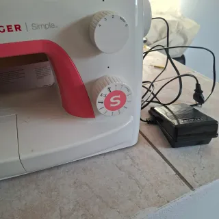 Macchina da cucire Singer Simple