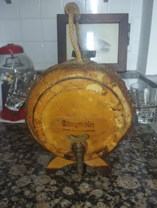 Botte piccola in legno Vintage con bicchierini