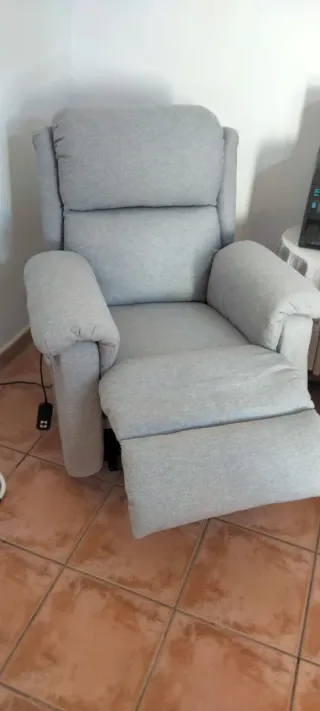 Sillón relax gris tela