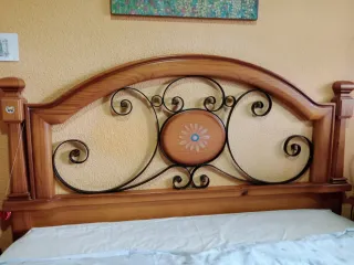 Cabecero ,cómodas y mesitas