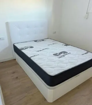 Canapés y colchones nuevos