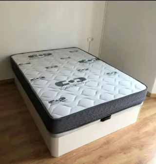 Canapés y colchones nuevos