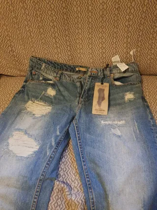 Pantalón vaquero Pull&Bear desgastado