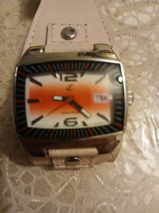 Reloj Beige y Naranja