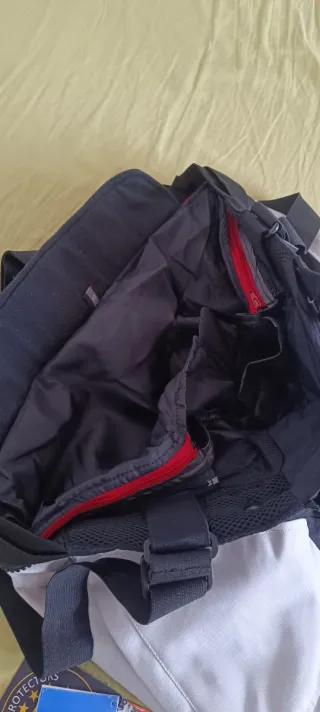 Pantalón nuevo de moto con tirantes. Sin estrenar,