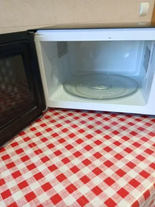 Venta en persona.Microonda DAEWOO Sin envios