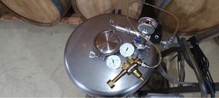 Rellenadora de Barricas con depósito de 200 litros