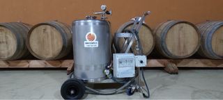 Rellenadora de Barricas con depósito de 200 litros