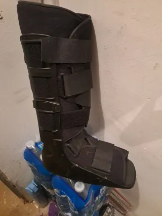 Bota ortopédica ajustable