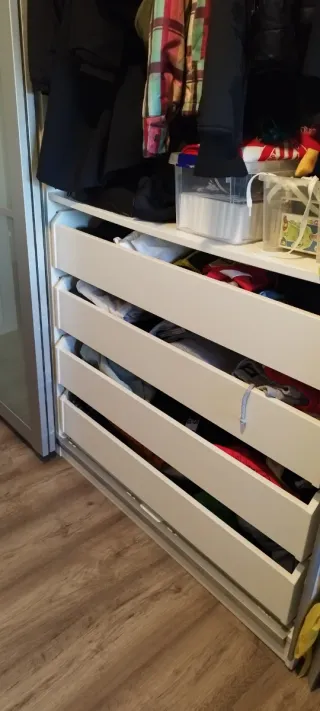 Armario corredero Ikea cristal y metal