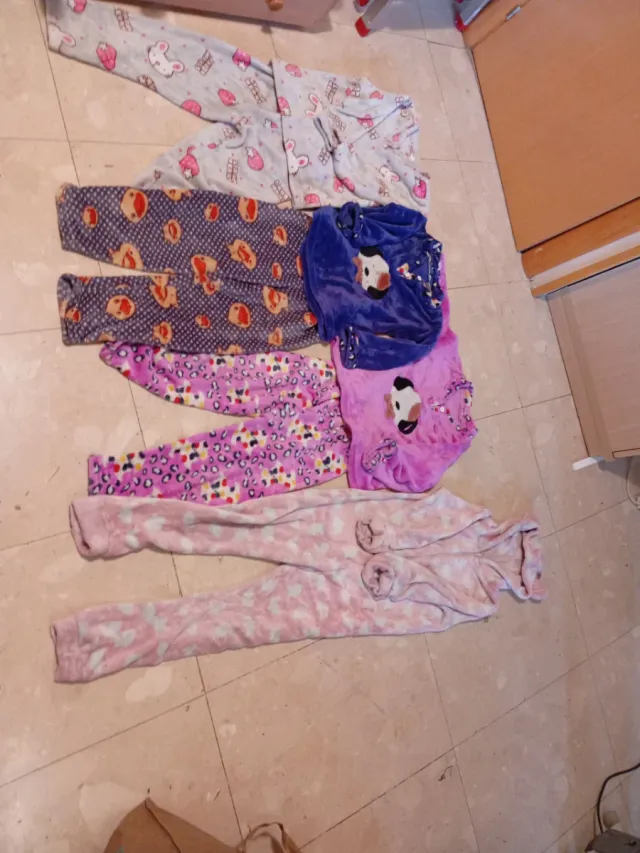 4 Pijamas de Menina