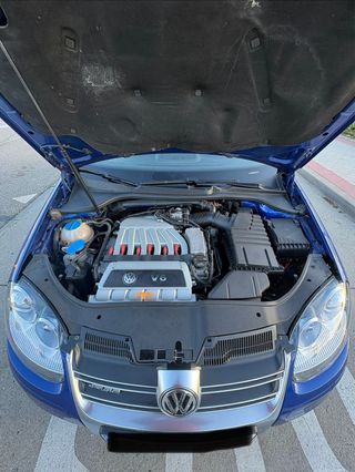 Volkswagen Golf V R32