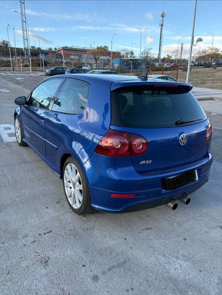 Volkswagen Golf V R32