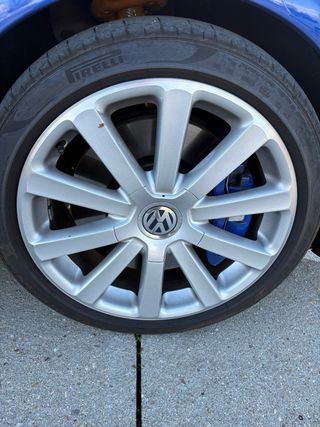 Volkswagen Golf V R32