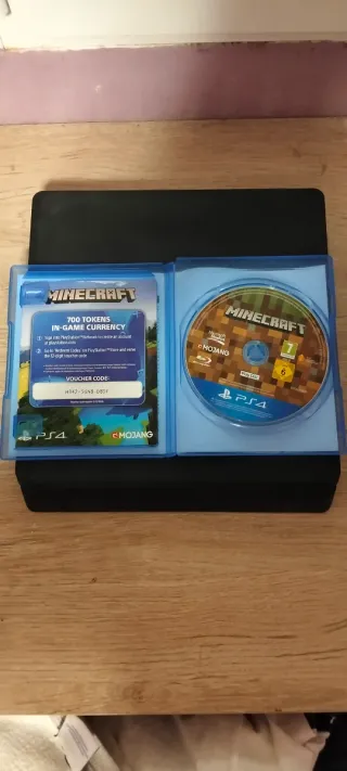 PS4 Slim 1TB + 4 Juegos + 2 Mandos