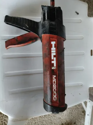 Pistola Hilti MD2000 para 2 componentes
