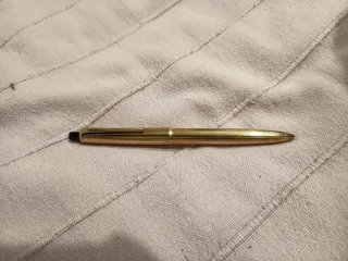 Bolígrafo Mont Blanc bañado en oro