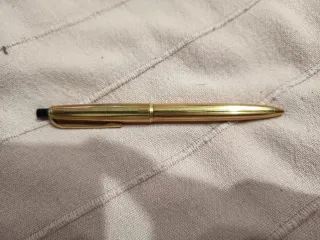 Bolígrafo Mont Blanc bañado en oro