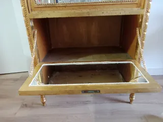 Vitrina de pan de oro