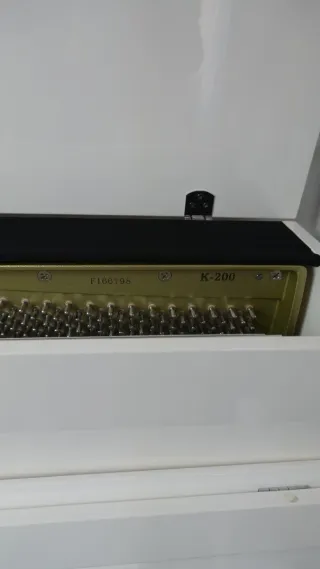 Piano Kawai K-200 WH/P-SL [Como Nuevo]