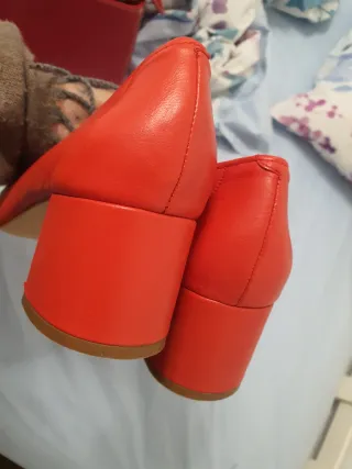 Zapatos tacón rojos