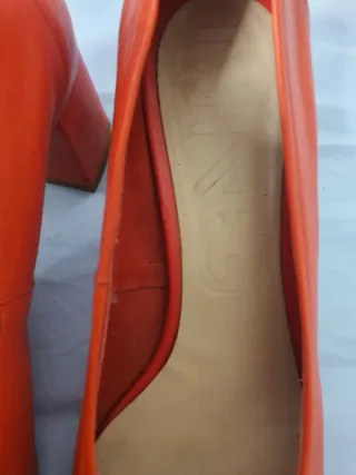 Zapatos tacón rojos