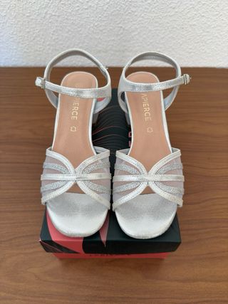 Sandalias plateadas la Pierce