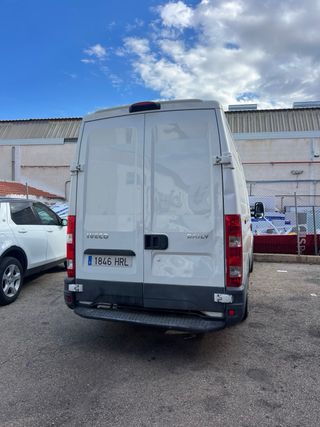 Iveco Daily 2013 equipada con compresor