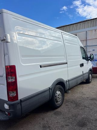 Iveco Daily 2013 equipada con compresor