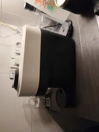 Cafetera Nespresso.Regalo cápsulas.