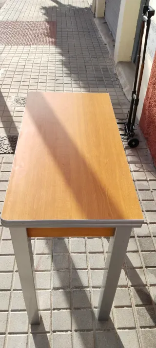 Mesa de cocina madera y metal