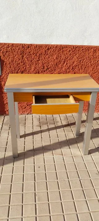 Mesa de cocina madera y metal