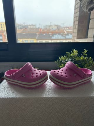 Crocs rosas c6 talla 22-23