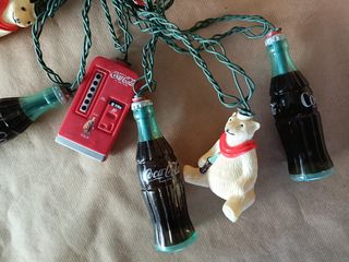 Guirlanda Coca-Cola USA con bottiglie e orsi