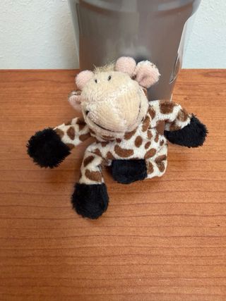 Peluche Jirafa Pequeña con Imanes