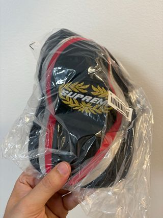 Gorra Supreme RACE Negra Roja