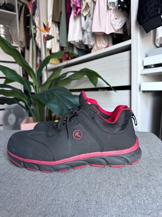 Zapatos de seguridad negros y rosas talla 41