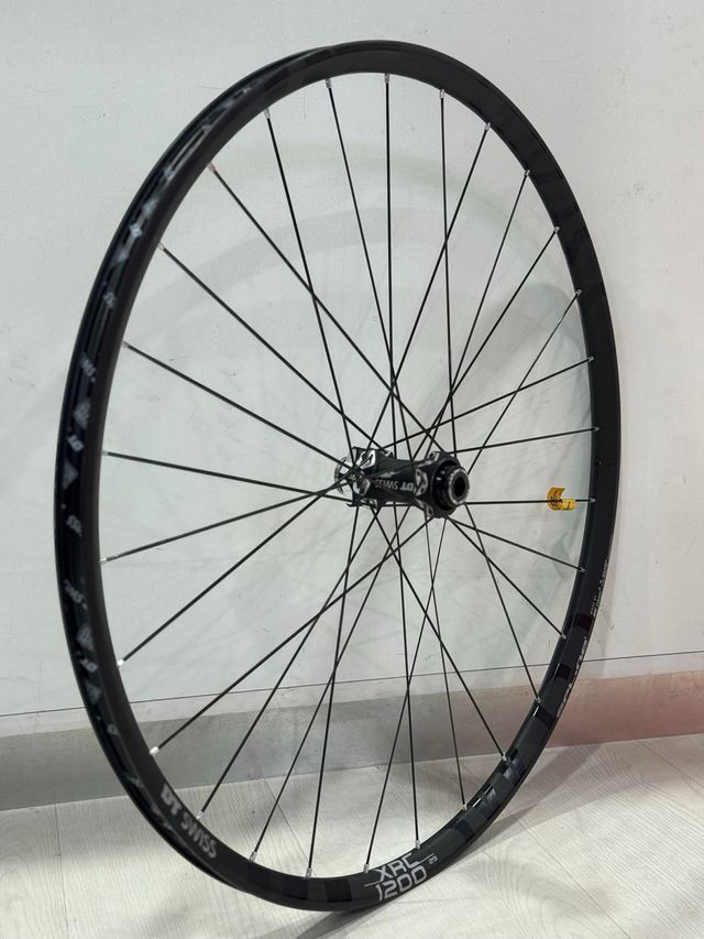 Rueda DT Swiss XRC 1200 SPLINE 29 Delantera