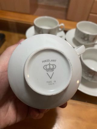 Juego de 4 tazas con platillo