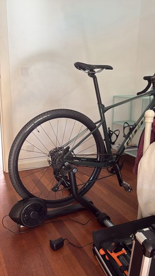 Rodillo Bkool Pro Trainer + Simulator