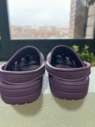 Crocs Morados talla 39-40