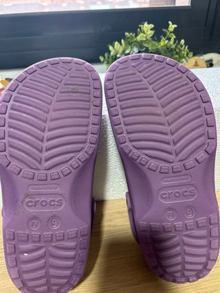 Crocs Morados talla 39-40