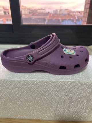 Crocs Morados talla 39-40