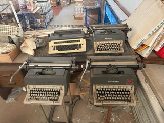 4 Macchine da scrivere Olivetti Linea 98