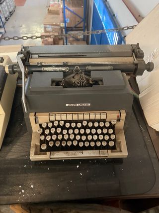 4 Macchine da scrivere Olivetti Linea 98