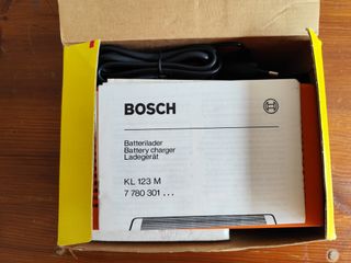Cargador baterías BOSCH vintage NUEVO en su CAJA
