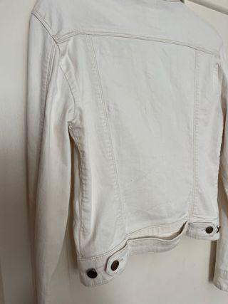 Chaqueta Sfera vaquera blanca