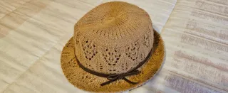 Sombrero de niña ideal para otoño.