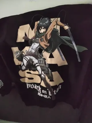 Sudadera Attack on Titan Mikasa Negra, da masctall